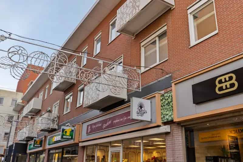 Appartement te koop Hoofddorp: 2 slaapkamers, moderne keuken, centrum locatie