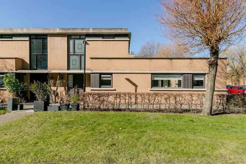 Semi-bungalow Voorburg 3 slaapkamers 2 badkamers patiotuin