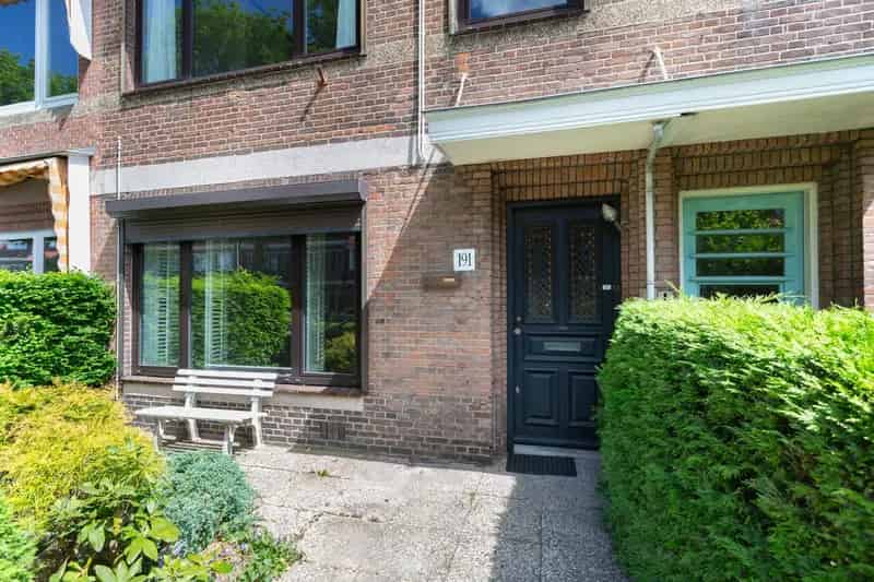 Ruime Eengezinswoning 4 Slaapkamers Mogelijkheid Dakopbouw