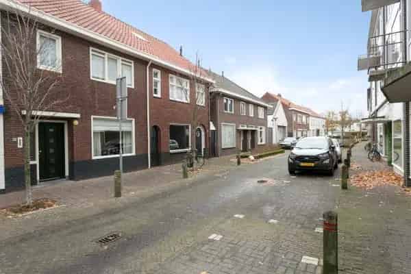 Huis Rozemarijnstraat Eindhoven: 3 Slaapkamers, Gemeubileerd