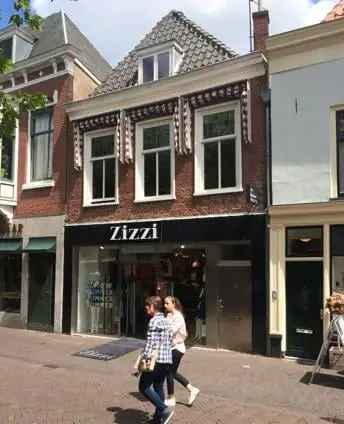 Winkel Delft | Zoek winkels te huur: Brabantse Turfmarkt 68-A 2611 CP Delft [funda in business]