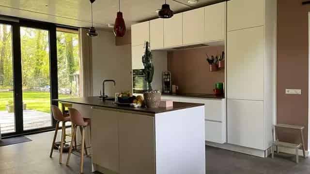 Vrijstaande woning 6 kamers te huur Hierden