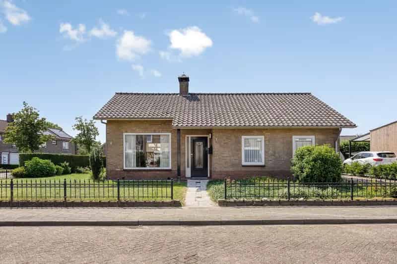 Huis Te Koop , 1, Burchtstraat, Herpen, Noord-Brabant
