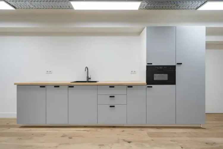 Bedrijfsruimte Amsterdam Osdorp 79m2