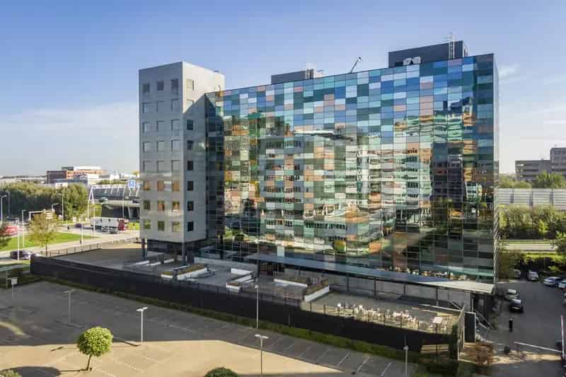 Kantoorruimte Amsterdam Sloterdijk - Modern Pand Nabij Station
