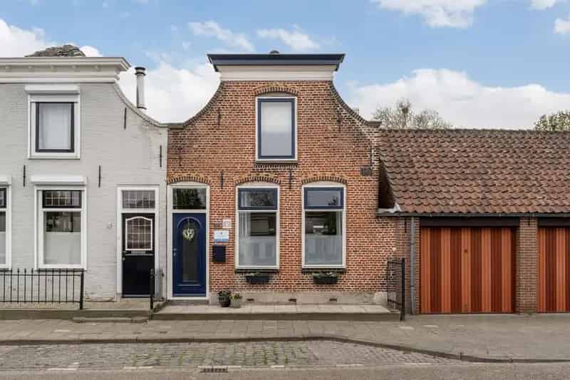 Tussenwoning Sint-Maartensdijk 3 slaapkamers zonnige tuin