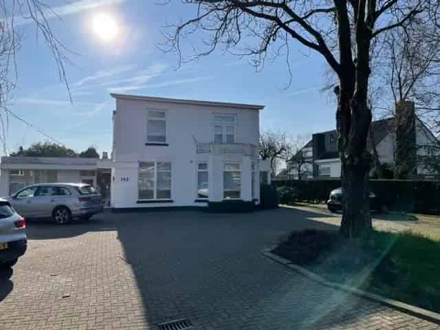 Kantoor te Huur Voorschoten Gemeubileerd 3 Kamers Airco