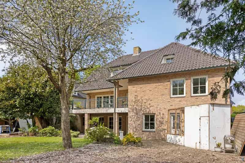 Vrijstaande woning Hintham-Noord 374m2 Souterrain Dubbele bewoning
