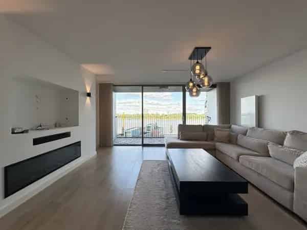 Te Huur: Modern 3-kamerappartement Rotterdam Cor Kieboomplein