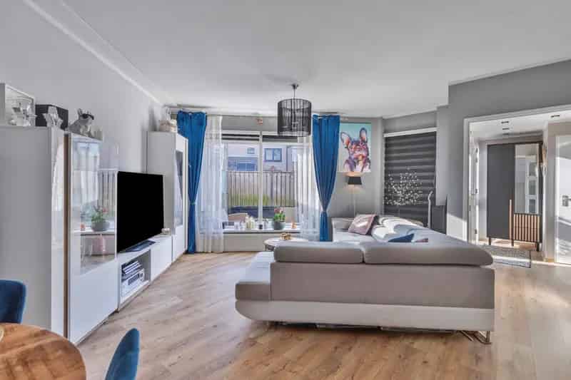Ruime Hoekwoning Hoogvliet 3 Slaapkamers Grote Tuin