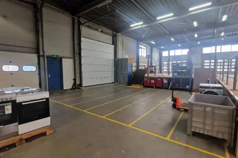 Bedrijfshal Almere 977m² te huur  -  Toplocatie A6