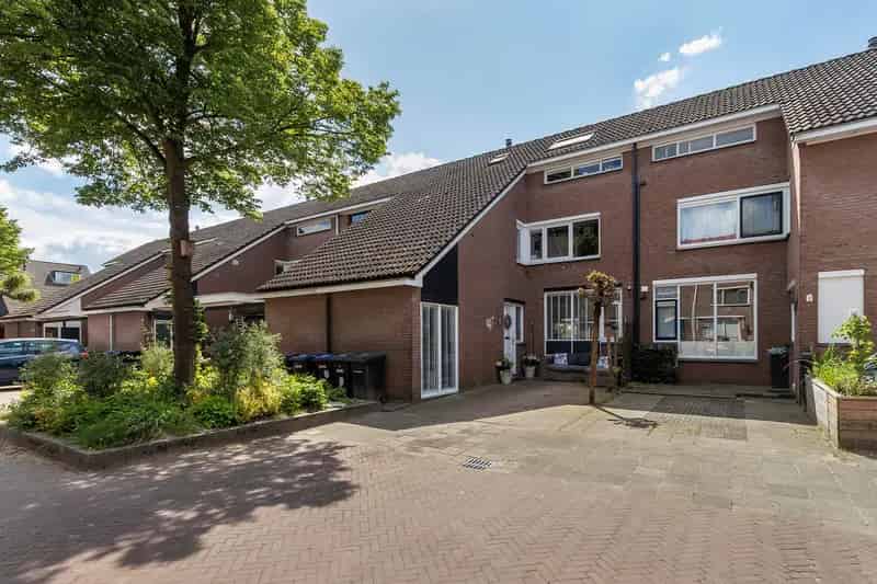 Huis Te Koop , 87, Cannenburg, Dordrecht, Zuid-Holland