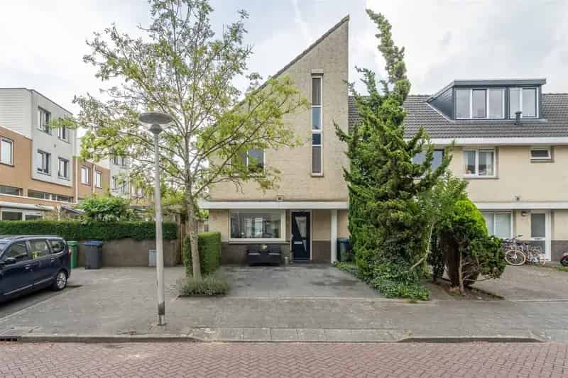 Familiehuis 144m2 3 slaapkamers tuin eigen parkeerplaats