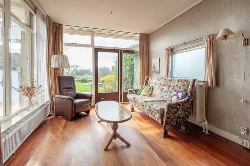 Huis te koop Oud Loosdrecht: Woning en Bedrijfsruimte met Prachtig Uitzicht