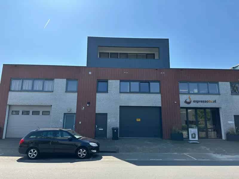 Bedrijfshal te Koop Haarlem 333m² Kantoor Opslag Waarderpolder