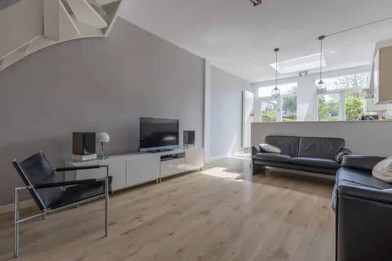Huis te koop Weesp 3 slaapkamers diepe tuin