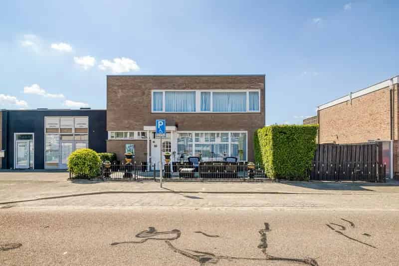 Bedrijfshal Den Bosch | Zoek bedrijfshallen te koop: Dommelstraat 15-17 5215 BM Den Bosch 
