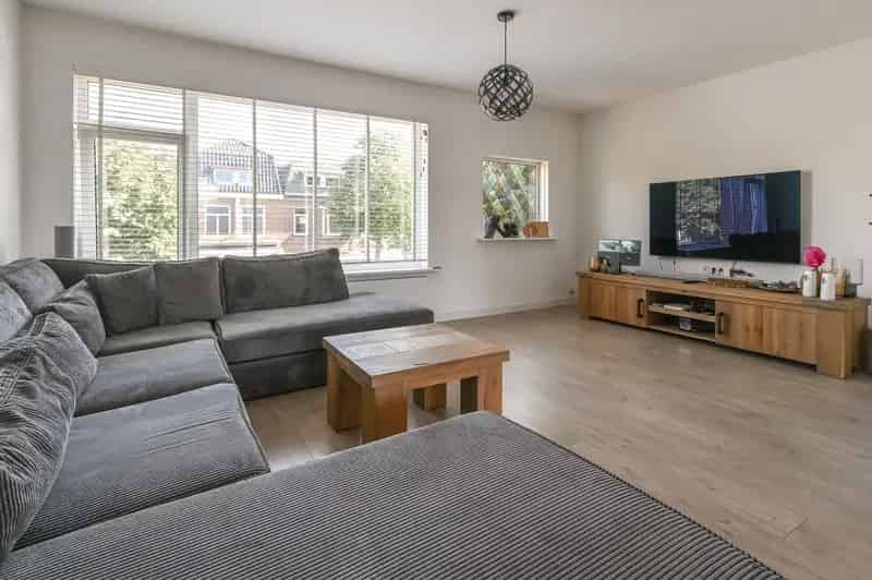 Ruime Bovenwoning met Dakterras te IJmuiden