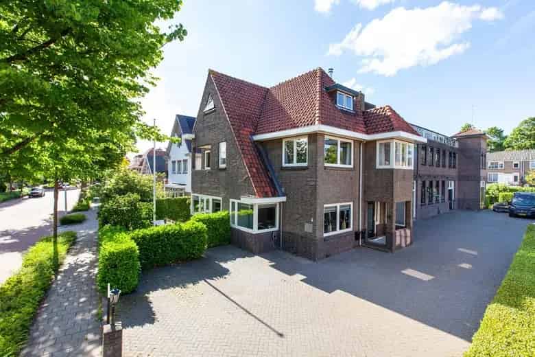 711 m2 bedrijfsruimte te koop in Gouda