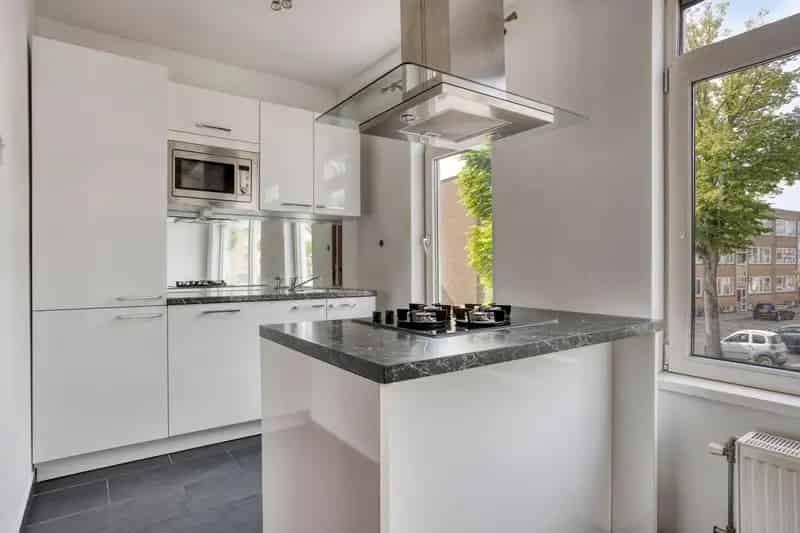 3 Kamer Appartement Rotterdam Zuid 50m2 Balkon Nabij Winkelcentrum