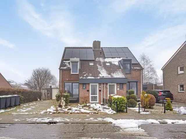 2-onder-1-kapwoning Brunssum Amstenraderveld 3 slaapkamers garage