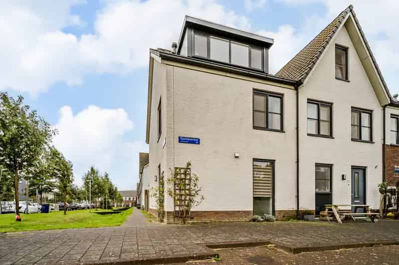 Moderne 6 Kamer Huis te Koop Almere Homeruskwartier