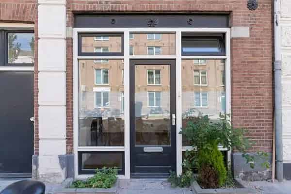 Amsterdam Jordaan: Instapklaar 2-kamer appartement 44m2 eigen grond