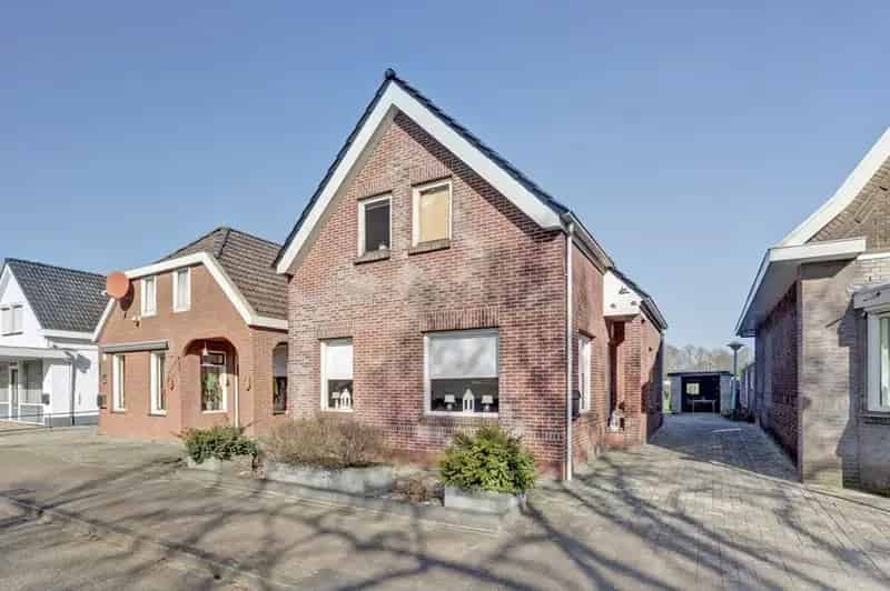 Vrijstaande woning te Emmer Compascuum renovatieproject