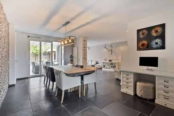 Ruime Hoekwoning Veldhoven 195m2 4 Slaapkamers Garage Praktijkruimte