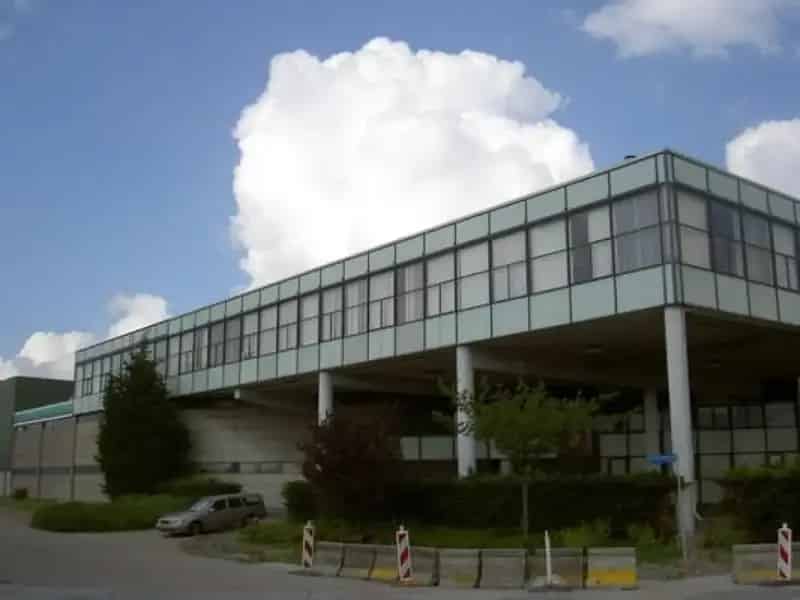 Bedrijfsruimte Sloterdijk: Showrooms Opslag Productie