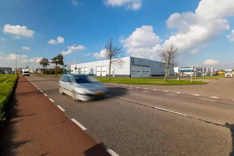 Bedrijfshal te huur Alkmaar 2219m² Kantoor 360m²