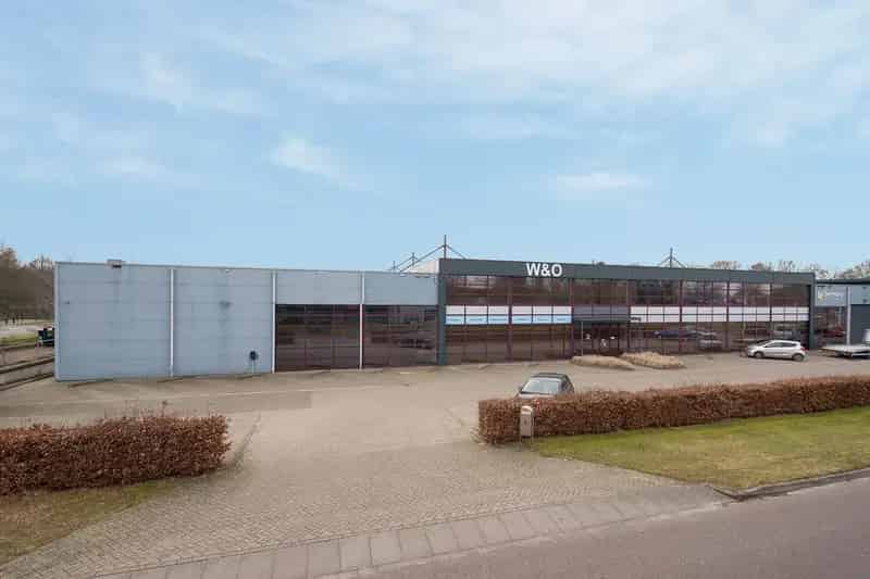 Bedrijfshal te huur Emmen - 2625m² hal, 605m² kantoor
