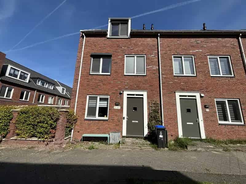 5 Slaapkamers 2 Badkamers Ruime Tuin Energielabel A Zonnepanelen