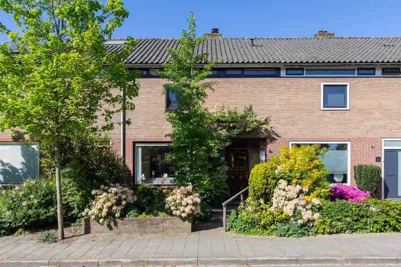 Ruime gezinswoning te koop in Rheden 4 slaapkamers