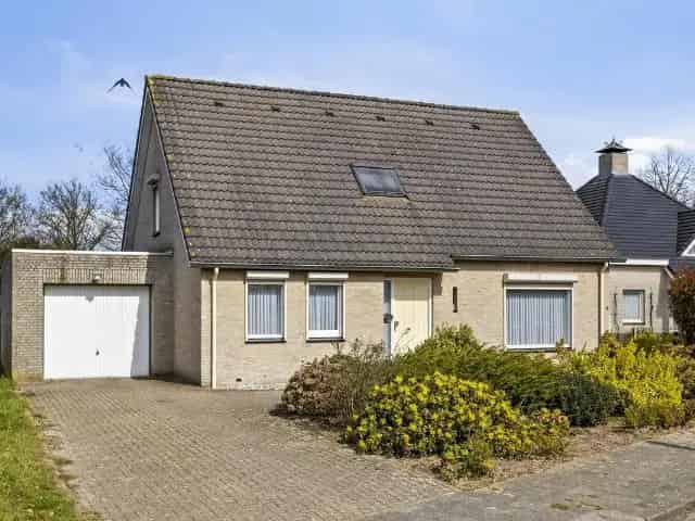 Vrijstaande Semi-bungalow Overasselt: gelijkvloers wonen met ruimte