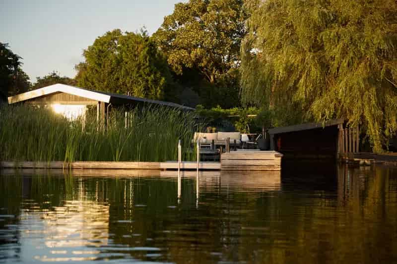 Luxe Woonark Vinkeveense Plassen  Gerenoveerd  Eigen Eilandje