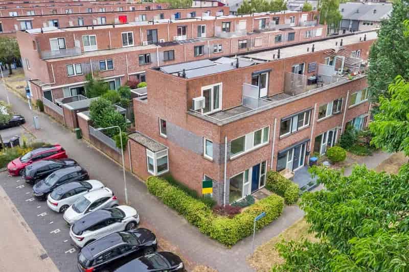 Huis te koop Arnhem Rijkerswoerd: Instapklare hoekwoning met tuin