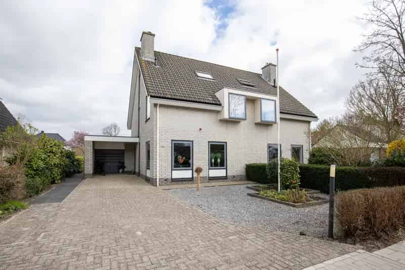 2-onder-1-kapwoning Aalsmeer 3 slaapkamers royale tuin