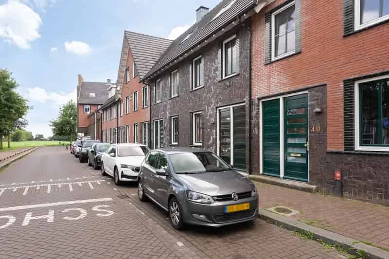 Huis te koop Vathorst 4 slaapkamers moderne keuken tuin parkeerplaats