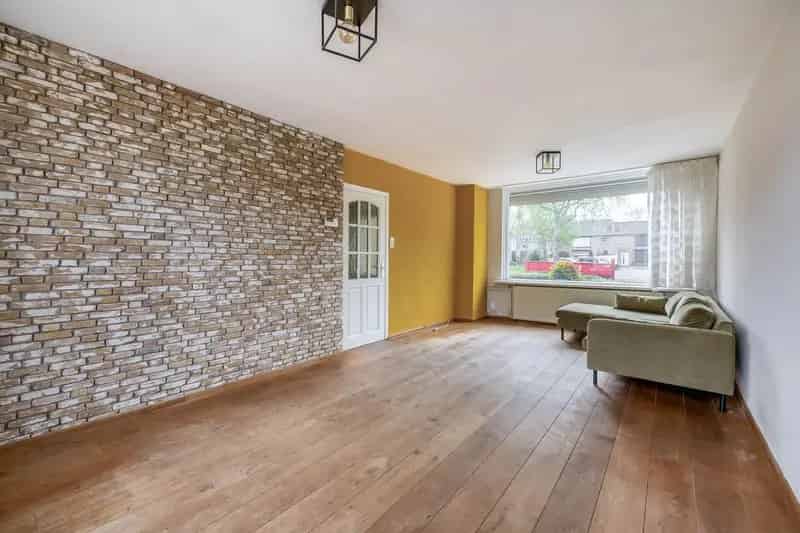Huis te koop Waalwijk Bloemenoord 4 slaapkamers