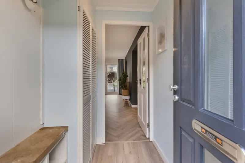 Luxe Hoekwoning te Koop in Hoorn met Garage en Grote Tuin