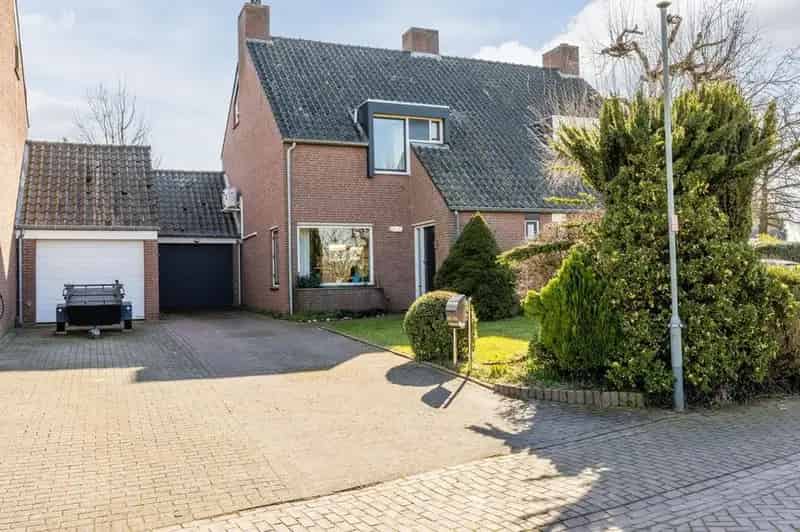 Tweekapper Berg en Terblijt 4 slaapkamers moderne keuken tuin energielabel A
