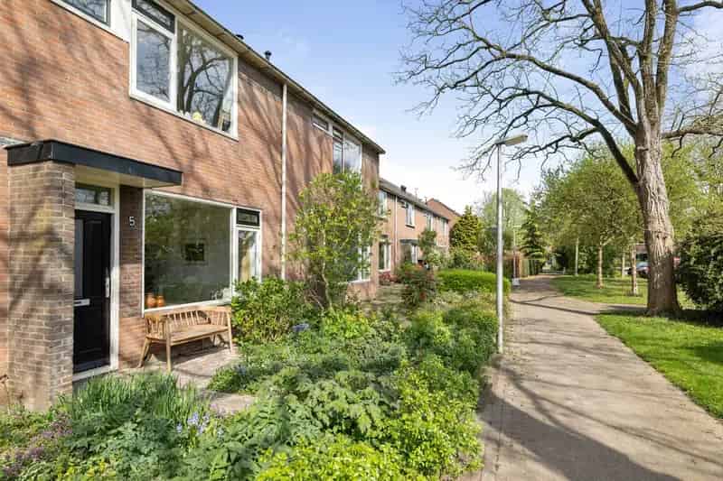 Ruime Tussenwoning Deventer De Worp 4 Slaapkamers Diepe Tuin