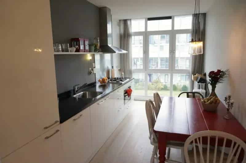 Gerenoveerd 3 kamer appartement Amsterdam Nieuw West