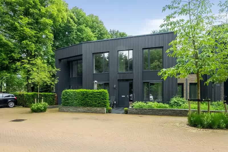 Zorgpraktijk te Aerdenhout: 103m2, Lift, Parkeerplaats, Zonnepanelen