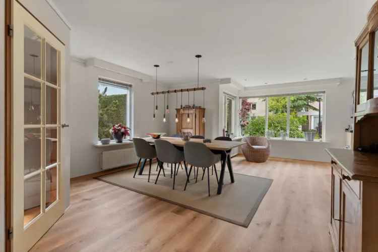 Huis te koop Almere: Royale vrijstaande villa 197m2 met uitbouw en garage