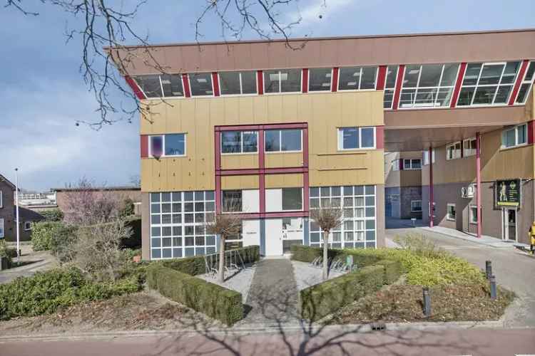 643 m2 Kantoorruimte te Huur Deventer Hanzeweg