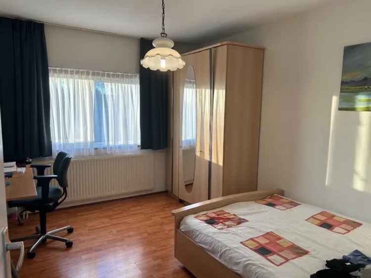 Kamer in ruim huis Geldrop nabij Eindhoven