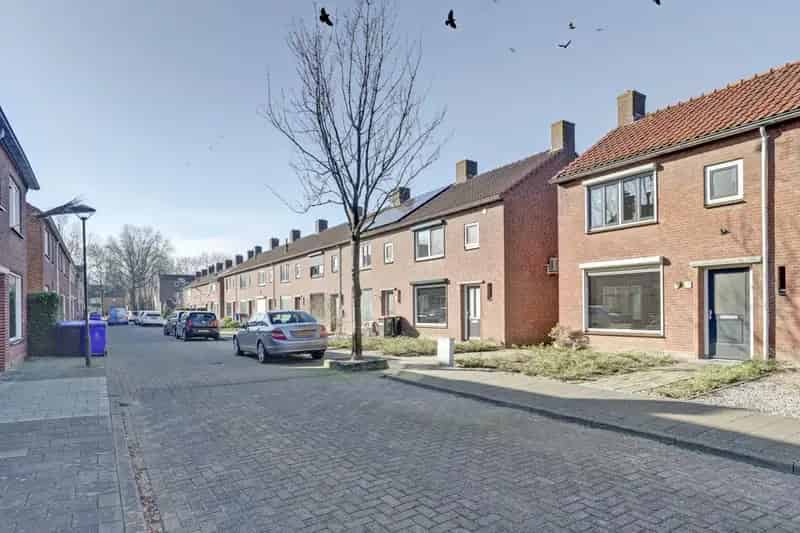 Gemoderniseerde starterswoning te Geertruidenberg