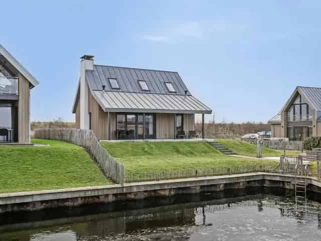 Luxe Recreatievilla te Koop Waterrijk Oesterdam